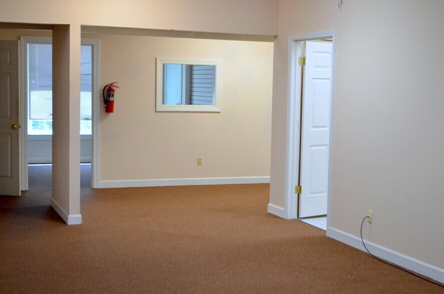 More Photos Of 348 New Byhalia Rd, Collierville Medical For Lease