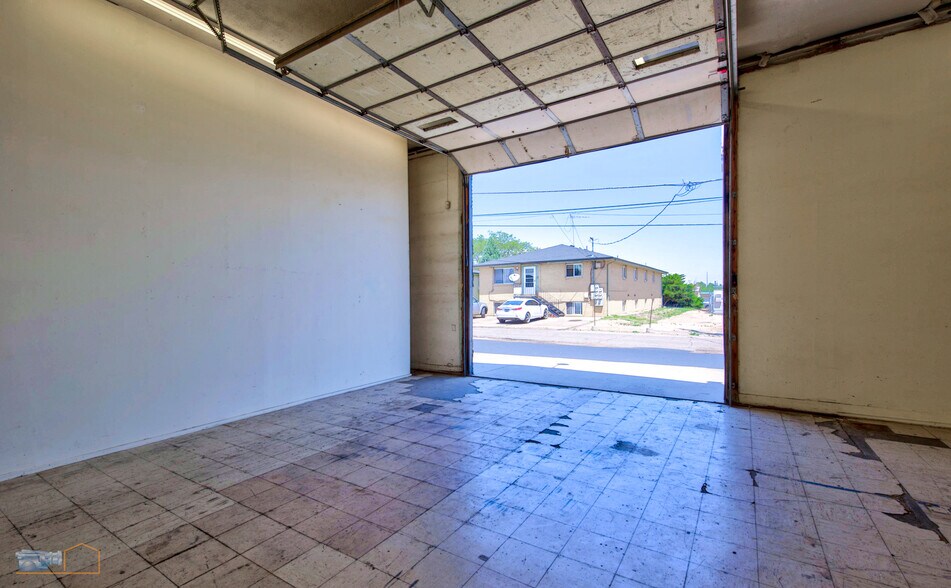 More Photos Of 2207-2209 9th St, Greeley Flex For Sale