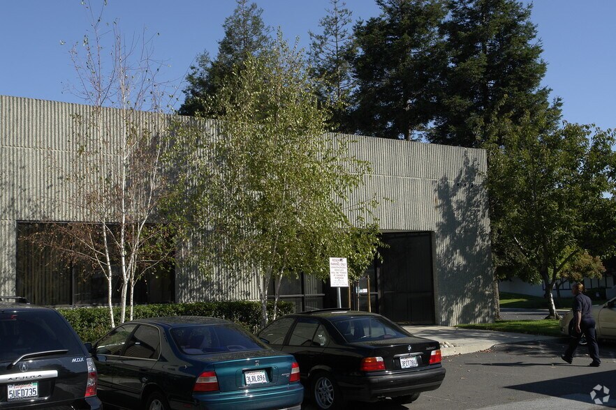 More Photos Of 4171 Business Center Dr, Fremont Manufacturing For Sale