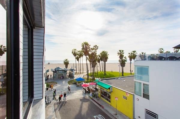 More Photos Of 8 Brooks Ave, Venice Apartments For Lease