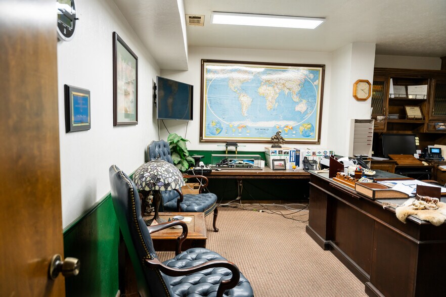 More Photos Of 1630 N Interstate 35 E, Lancaster Flex For Sale