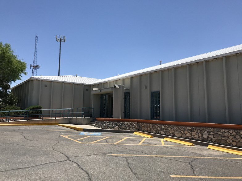 More Photos Of 240 E Sunset Rd, El Paso Office For Lease