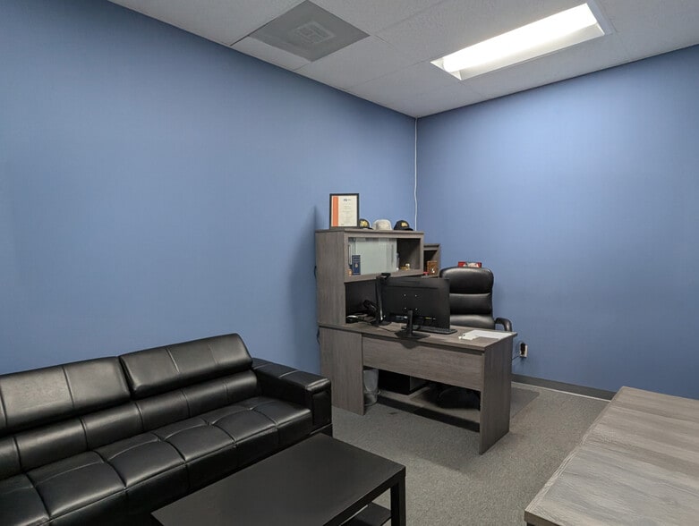 More Photos Of 3370 N San Fernando Rd, Los Angeles Service For Lease