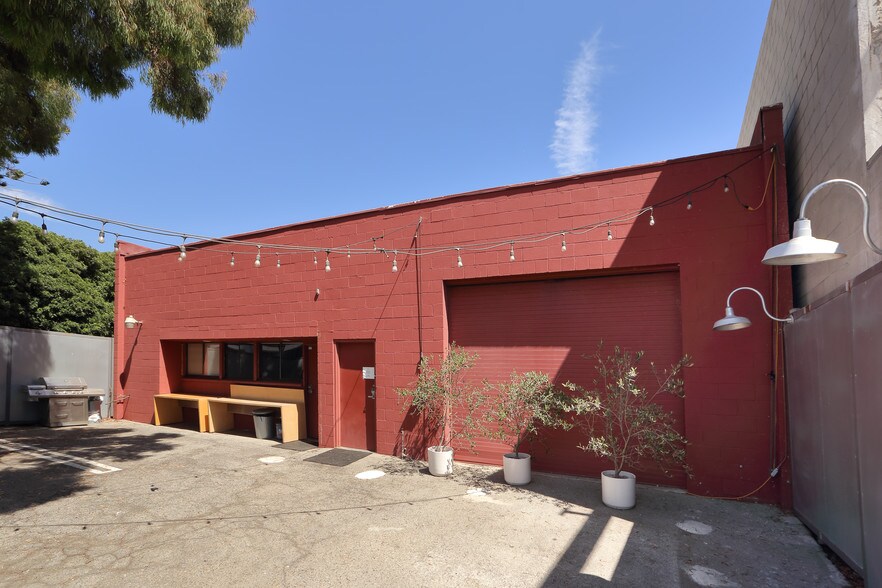 More Photos Of 340 Sunset Ave, Venice Loft Creative Space For Lease