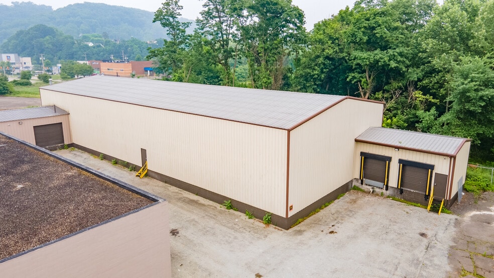 More Photos Of 200 28th St, Mckeesport Warehouse For Lease