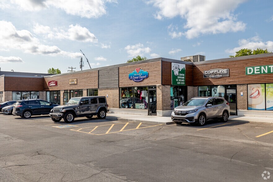 Primary Photo Of 100-136 Boul Jacques-Bizard, Montréal General Retail For Lease