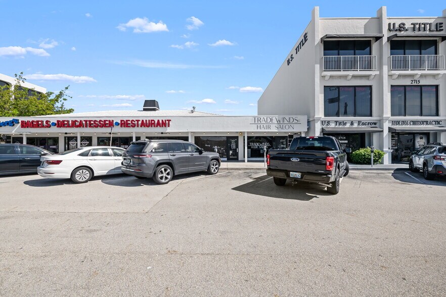 More Photos Of 2701-2709 E Oakland Park Blvd, Fort Lauderdale Storefront Retail Office For Lease