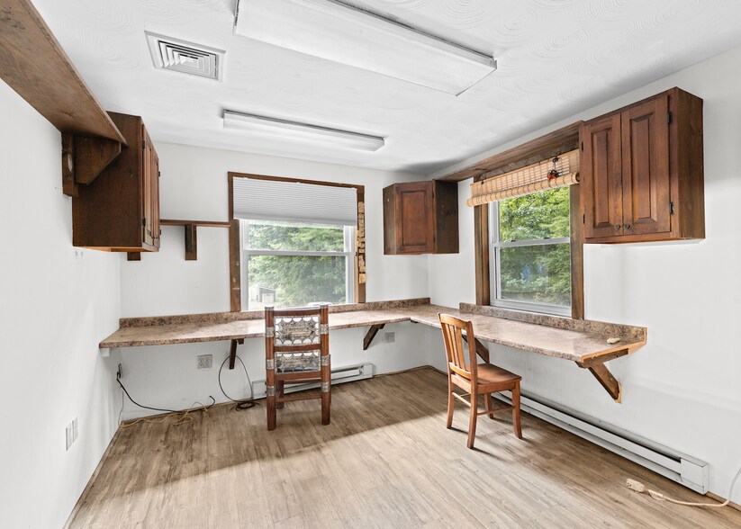 More Photos Of 72 Precinct St, Lakeville Flex For Sale