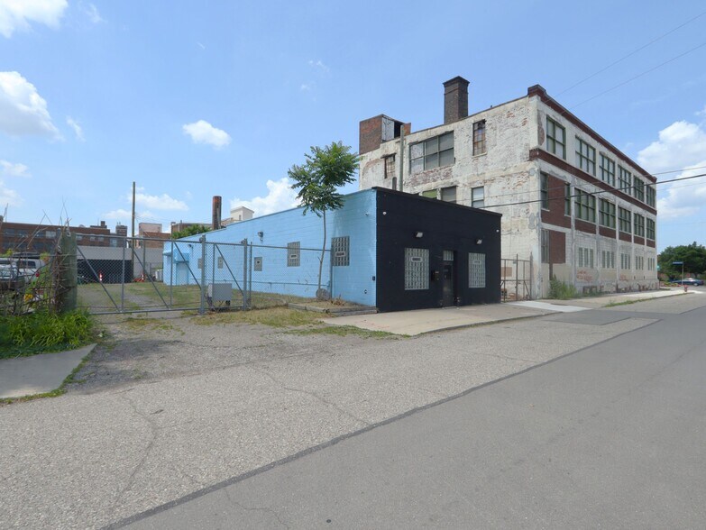 More Photos Of 6543 Hastings Rd, Detroit Warehouse For Sale