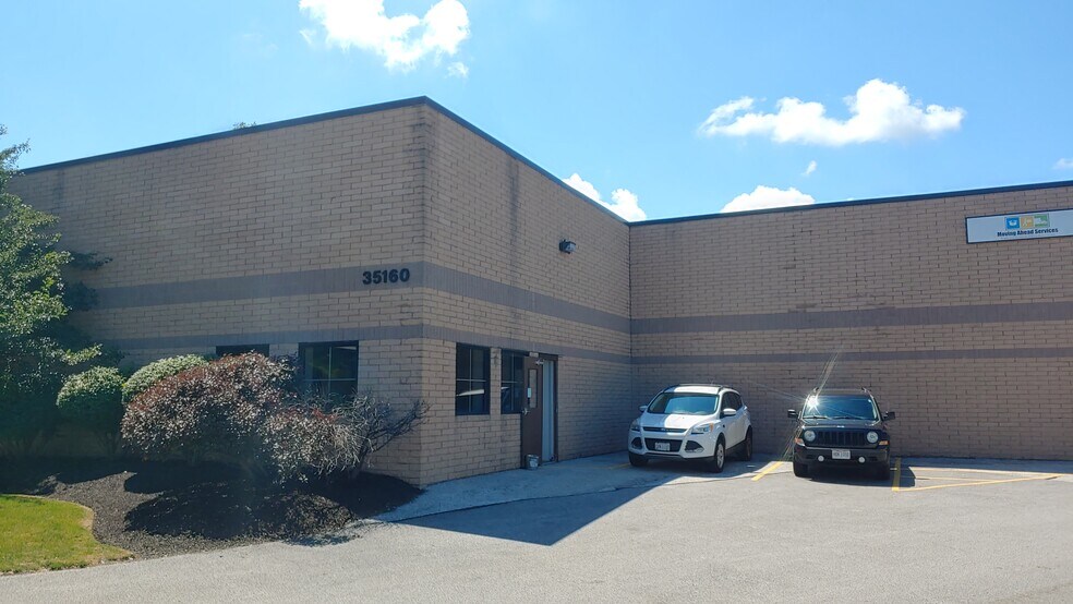 More Photos Of 35160 Topps Industrial Pky, Willoughby Flex For Lease