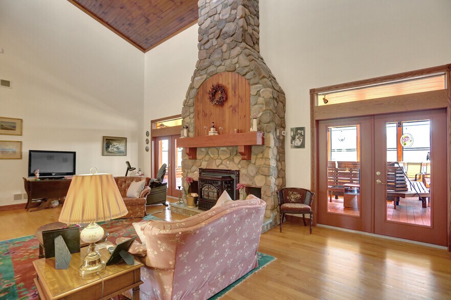 More Photos Of 600 Airport Dr, Mifflintown Flex For Sale