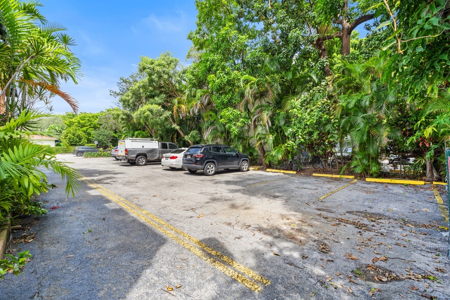 More Photos Of 3409 S Le Jeune Rd, Coral Gables Apartments For Sale