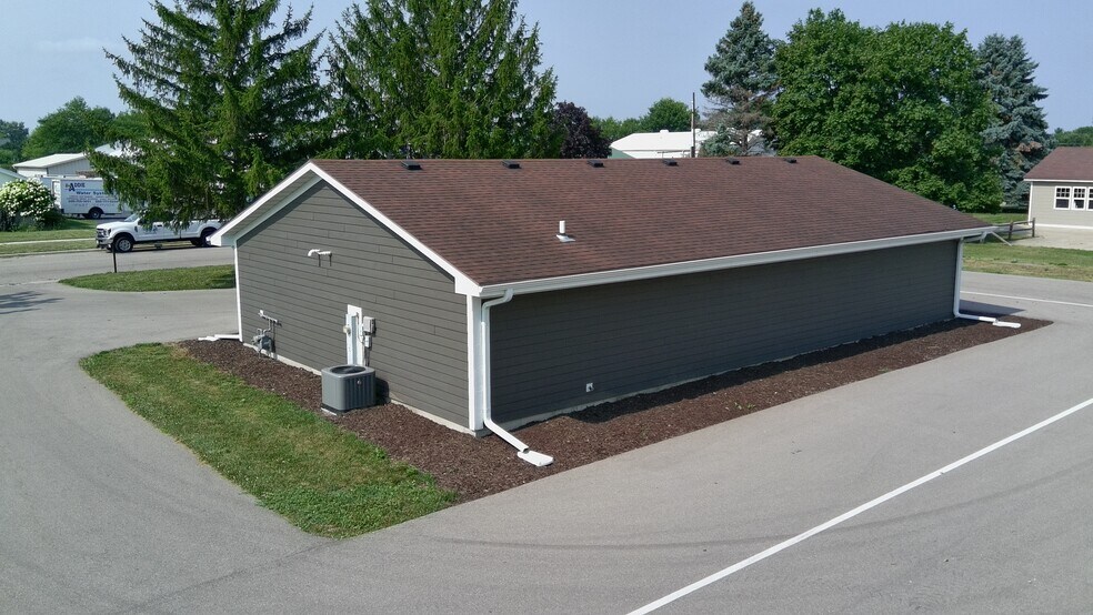 More Photos Of 1609 Plainfield Ave, Janesville Storefront Retail Office For Lease
