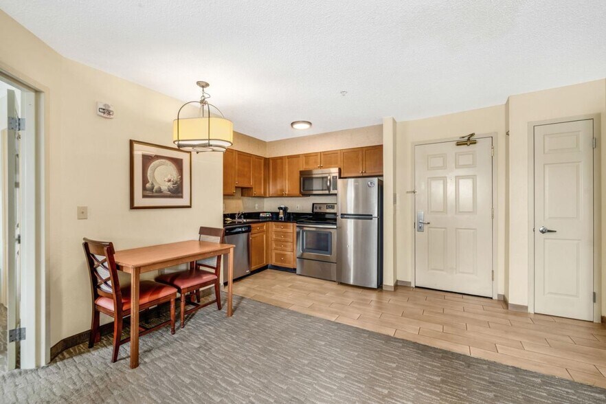 More Photos Of 9169 Markville Dr, Dallas Hotel For Sale
