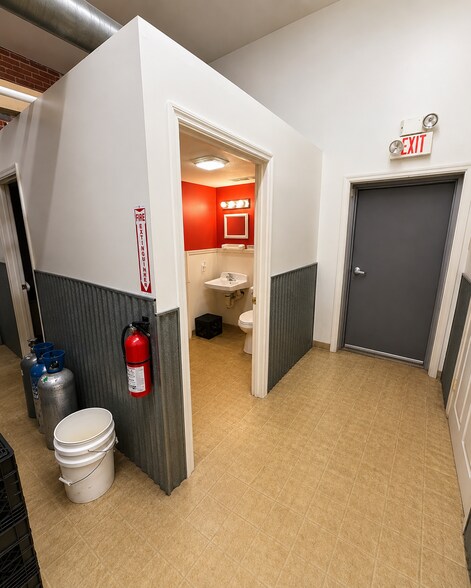 More Photos Of 6943 Monroe, Stockwell Convenience Store For Sale