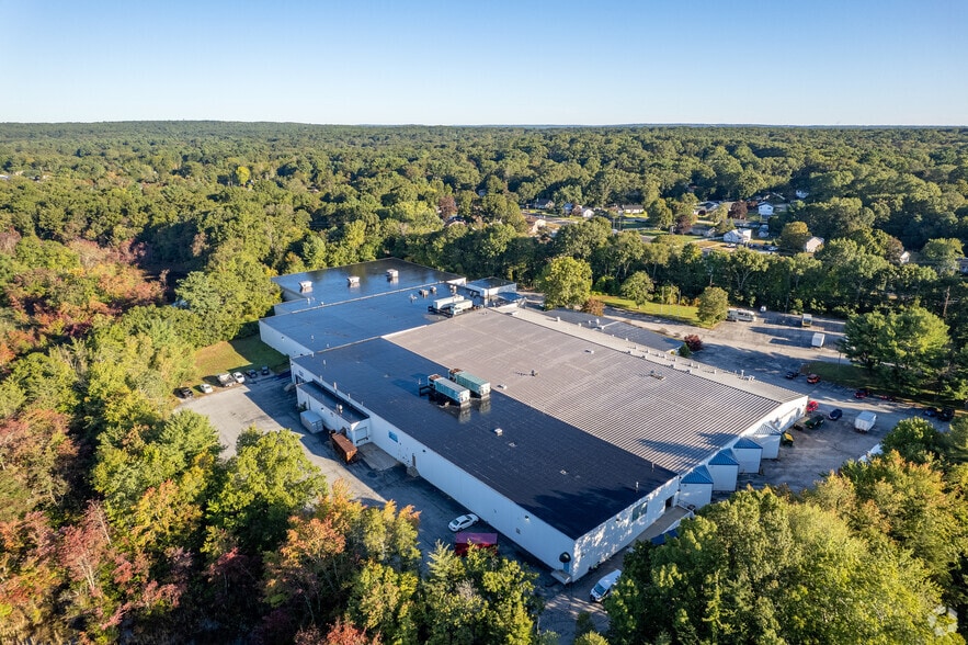 More Photos Of 1372 Main St, Coventry Warehouse For Lease