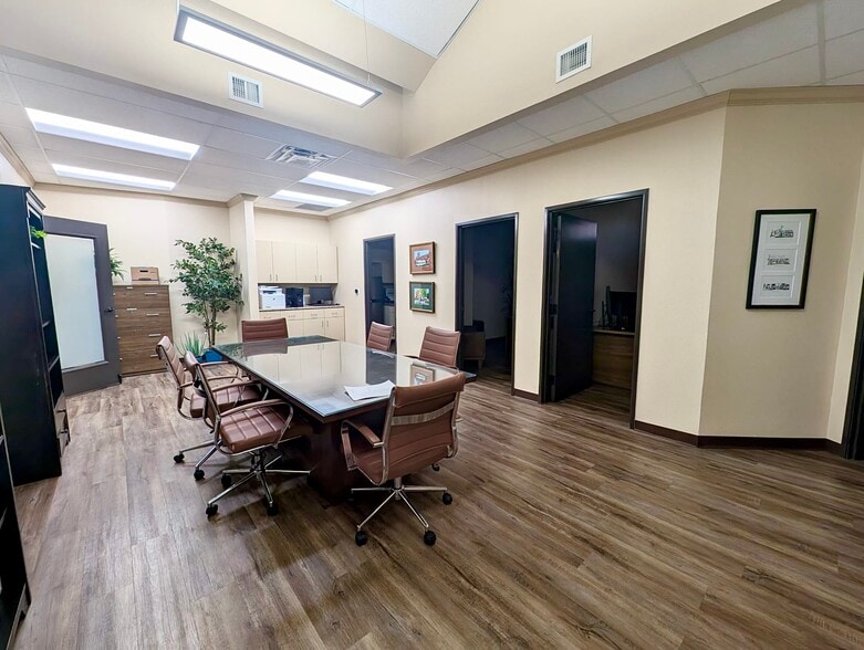 More Photos Of 545 E Redd Rd, El Paso Office For Sale