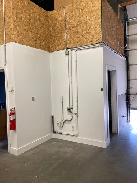 More Photos Of 230 Cutler Dr, North Salt Lake Warehouse For Sale