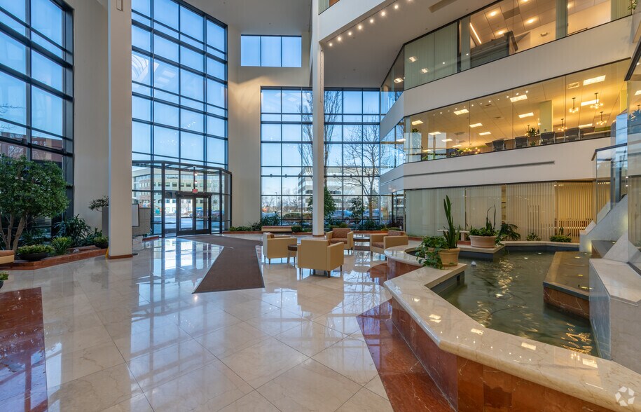 More Photos Of 101 Edgewater Dr, Wakefield Unknown For Lease