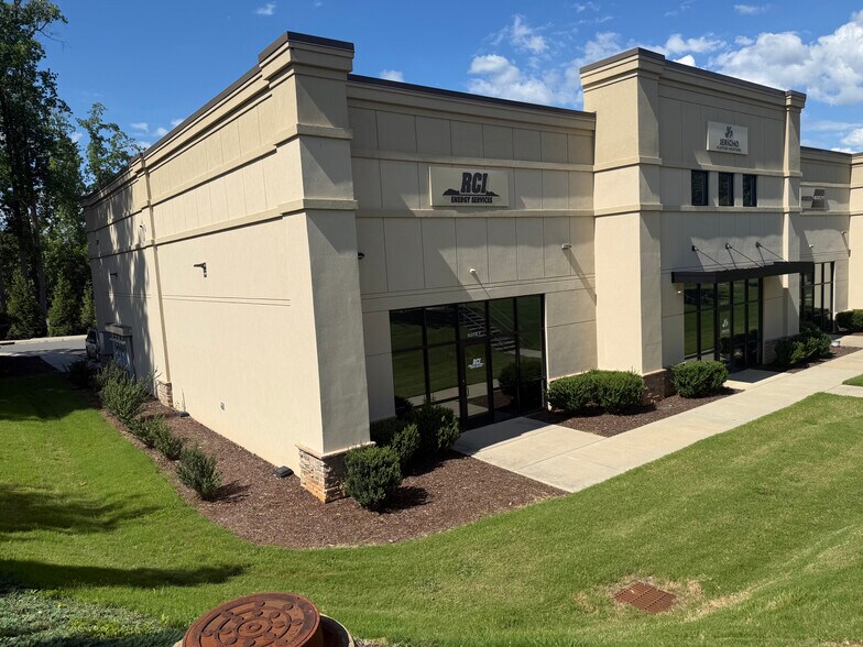 Primary Photo Of 320 Seagle St, Huntersville Loft Creative Space For Lease