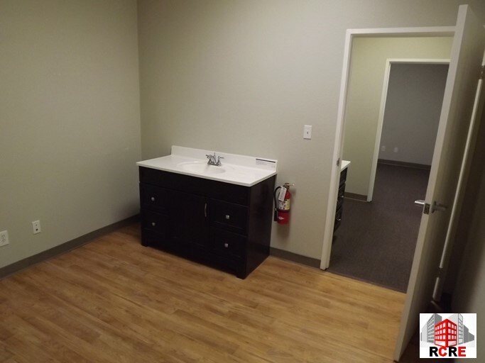 More Photos Of 225 E Airport Dr, San Bernardino Medical For Lease