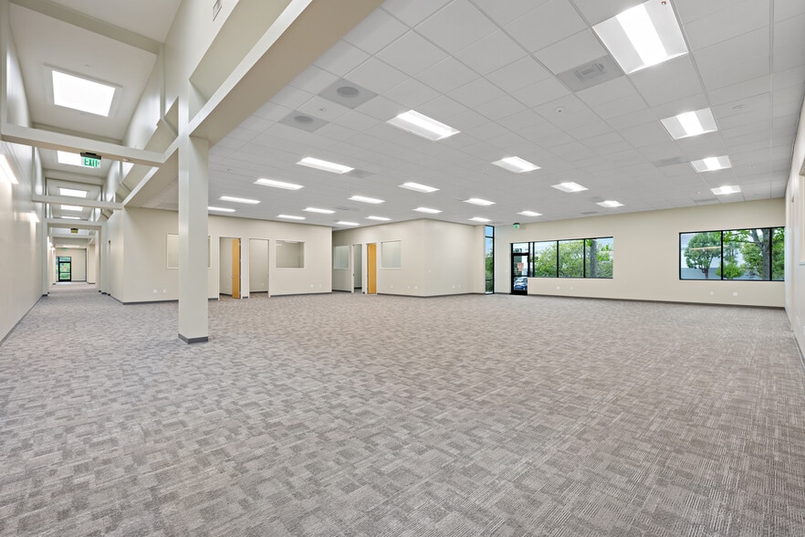 More Photos Of 1395 Aspen Way, Vista Warehouse For Lease