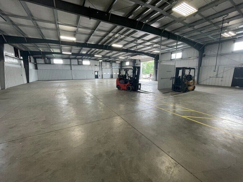 More Photos Of 380 Business Park Cir, Stoughton Warehouse For Lease