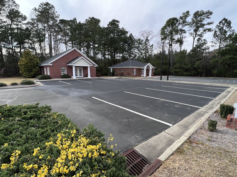 More Photos Of 1815 Forest Hills Rd W, Wilson Office For Lease