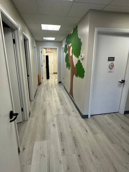 More Photos Of 1401 Applewood Dr, Dalton Medical For Lease
