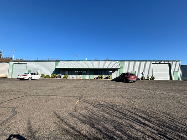 More Photos Of 9144 SE 67th Ave, Portland Warehouse For Lease