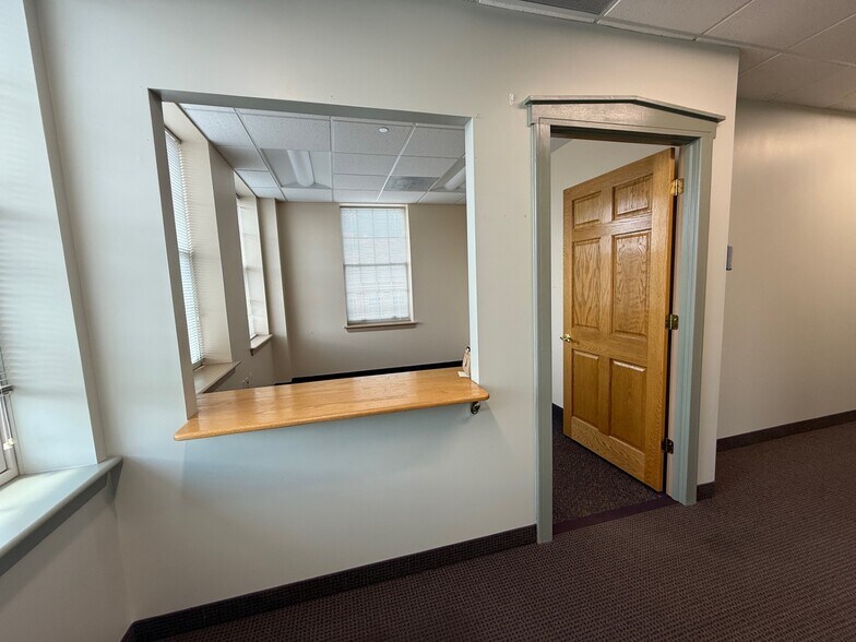 More Photos Of 105 Centennial St, La Plata Medical For Sale