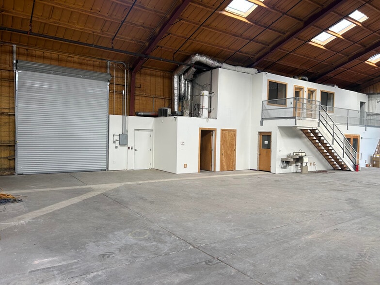 More Photos Of 347 Locust St, Watsonville Warehouse For Lease