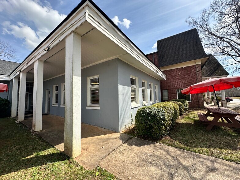 More Photos Of 118 S Main St, Greensboro Restaurant For Sale