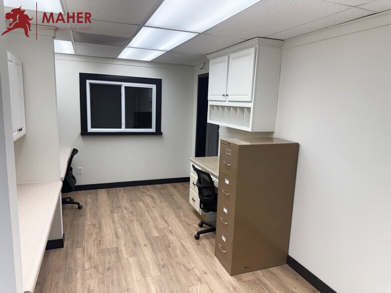 More Photos Of 2610 Calvert Dr, Columbia Industrial For Sale