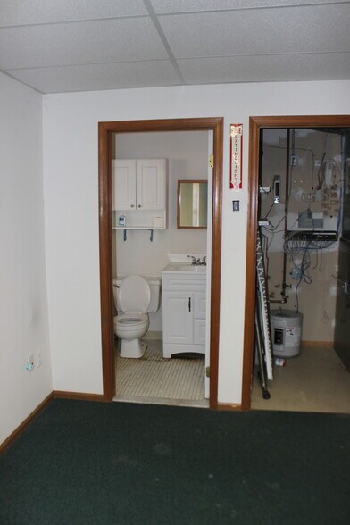 More Photos Of 1-8 Manor Dr, Hampton Medical For Sale