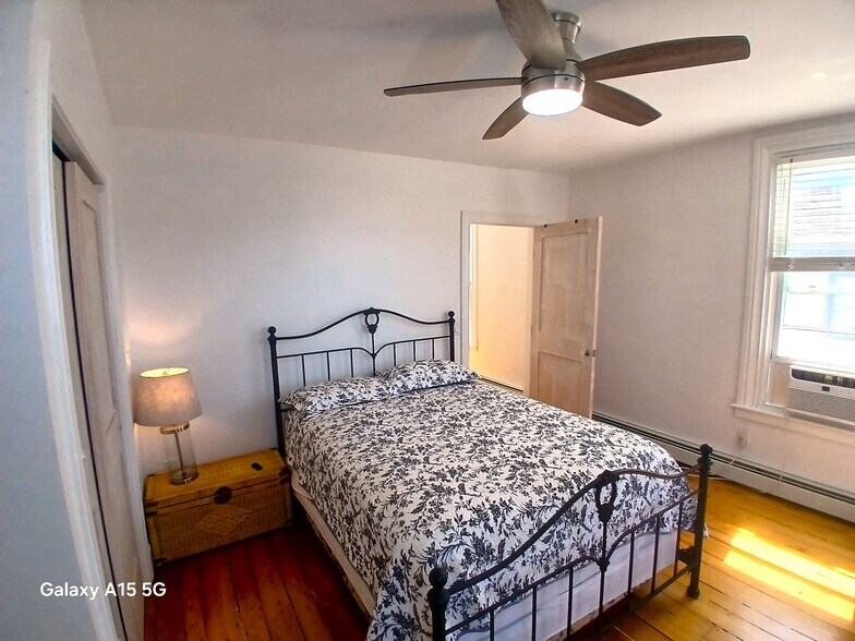 More Photos Of 117 Water St, Stonington Apartments For Sale