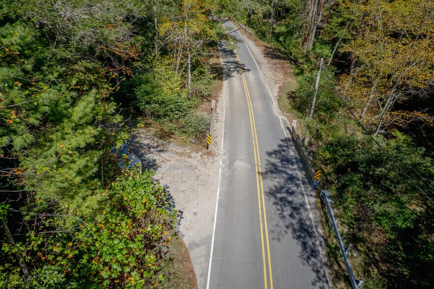 More Photos Of 1105 Fall Creek Rd, Purlear Specialty For Sale