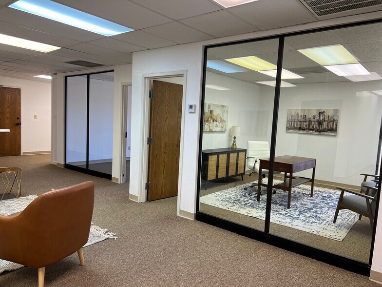 More Photos Of 1603 E 19th St, Edmond Coworking Space