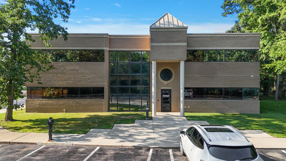More Photos Of 43750 Garfield Rd, Clinton Township Office For Lease