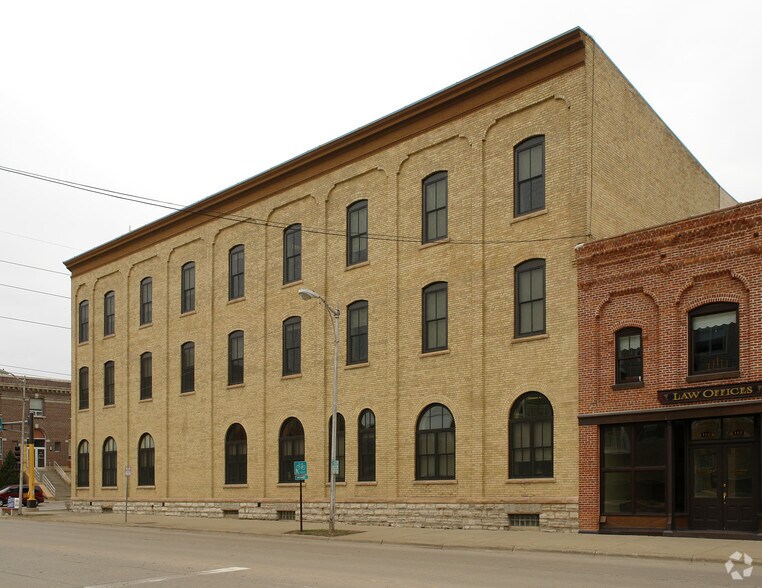 More Photos Of 303 1st Ave NE, Faribault Coworking Space