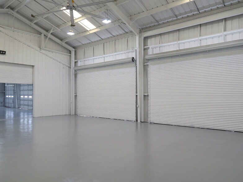 More Photos Of 5707 Schumacher Ln, Houston Auto Dealership For Lease