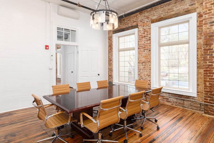 More Photos Of 1403 Huntsville Rd, Florence Coworking Space