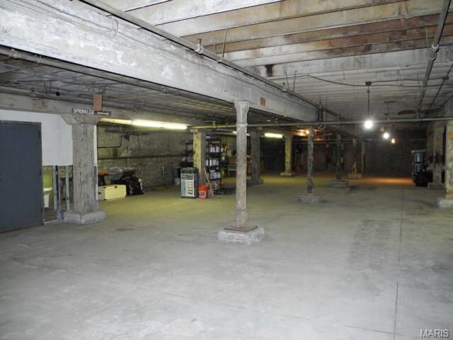 More Photos Of 2007-2009 Locust St, Saint Louis Storefront Retail Residential For Lease