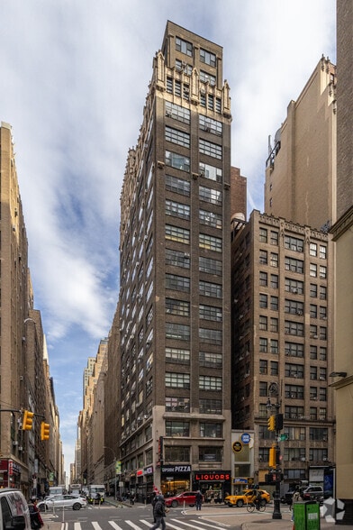 More Photos Of 270-276 W 39th St, New York Office For Lease
