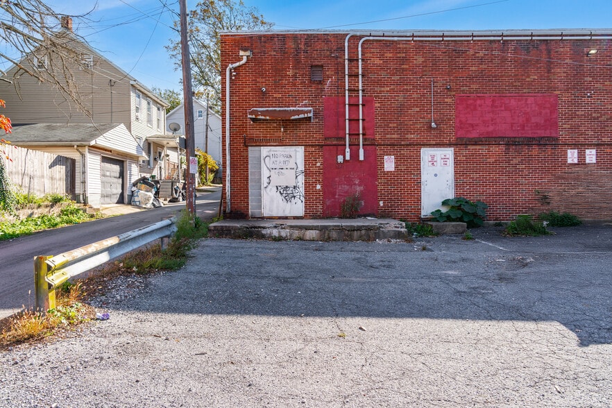 More Photos Of 509 Wyandotte St, Bethlehem General Retail For Lease