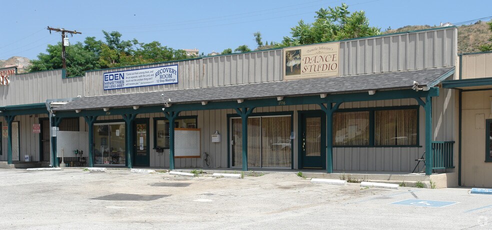 More Photos Of 17718-17724 Sierra Hwy, Canyon Country Storefront For Lease