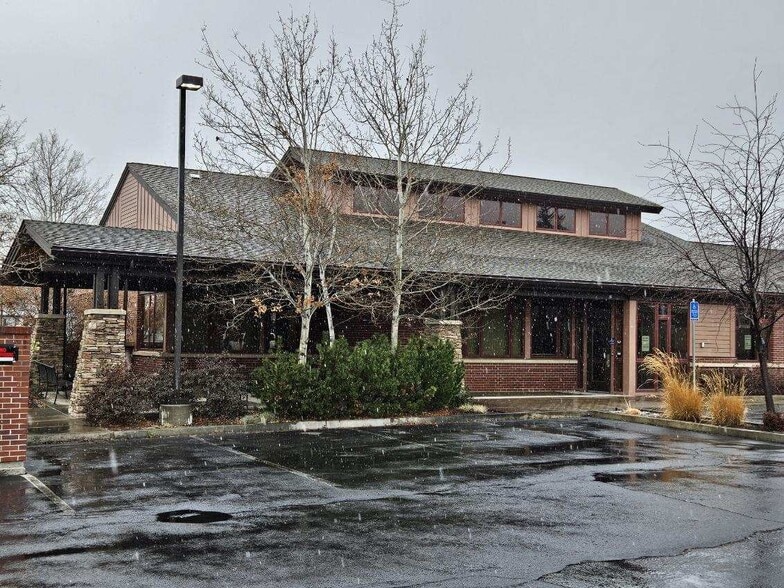 Primary Photo Of 735 NE Purcell Blvd, Bend Bank For Lease