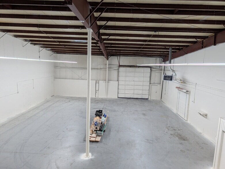 More Photos Of 163 SW Freeman Ave, Hillsboro Warehouse For Lease
