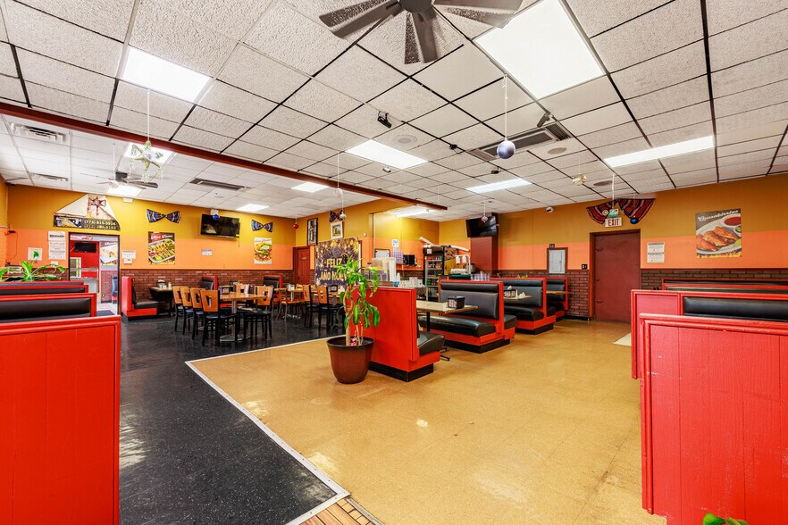 More Photos Of 4117 W 47th St, Chicago General Retail For Sale