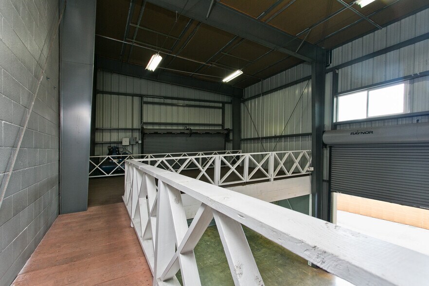 More Photos Of 1325 Middle St, Honolulu Warehouse For Lease